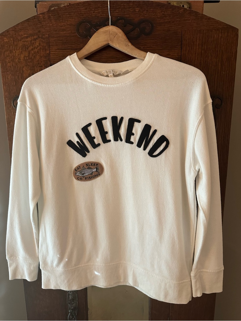 Shiraleah Weekend Eat, Sleep, Go Fishing Sweatshirt Size Small- White Lake Life